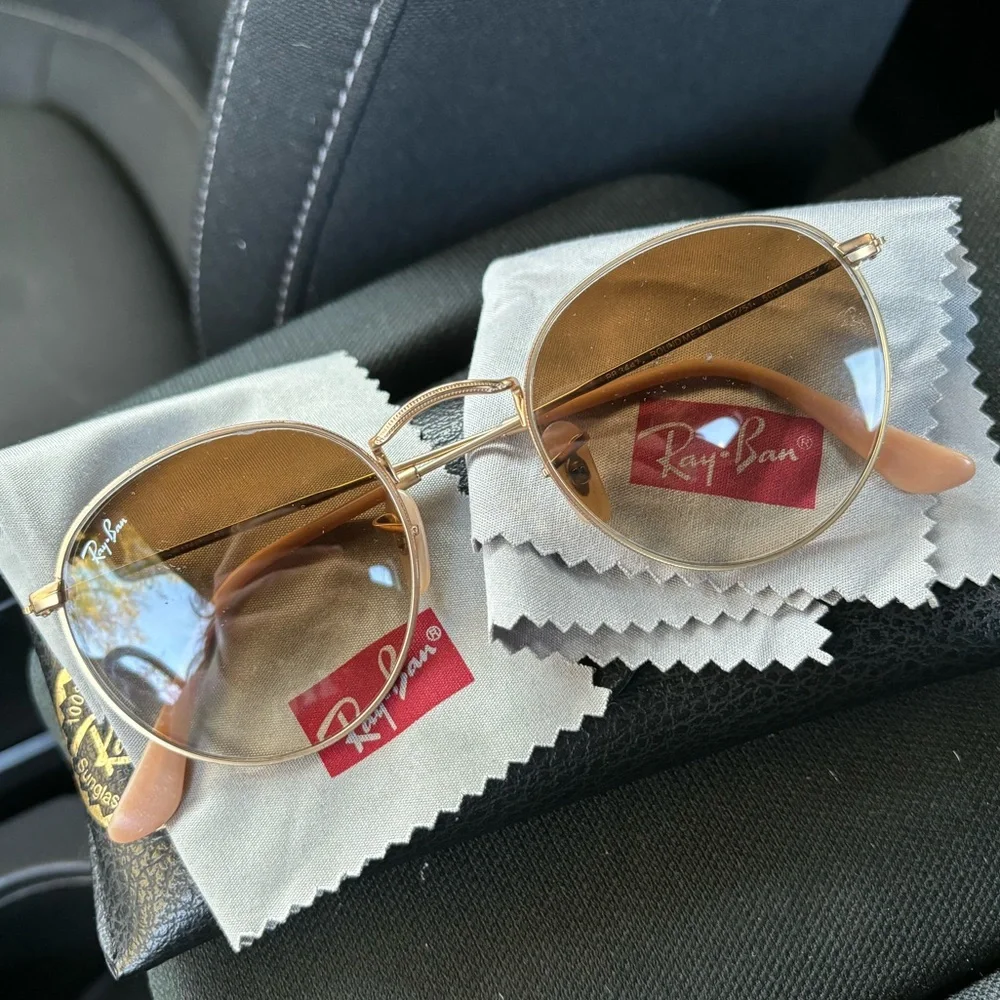 Gold Ray-Ban Sunglasses - Picture 3 of 8